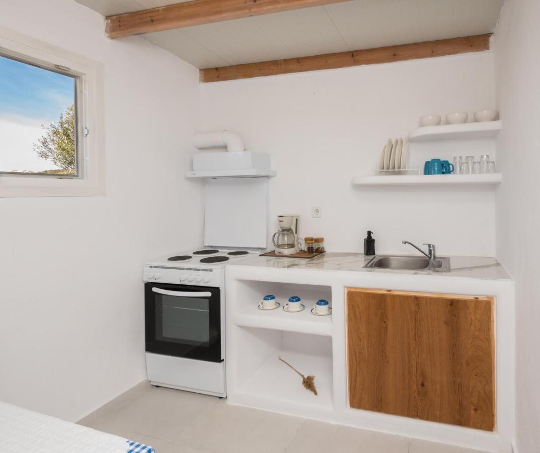 Sarantis Suites & Apartments Provatas Eksteriør billede