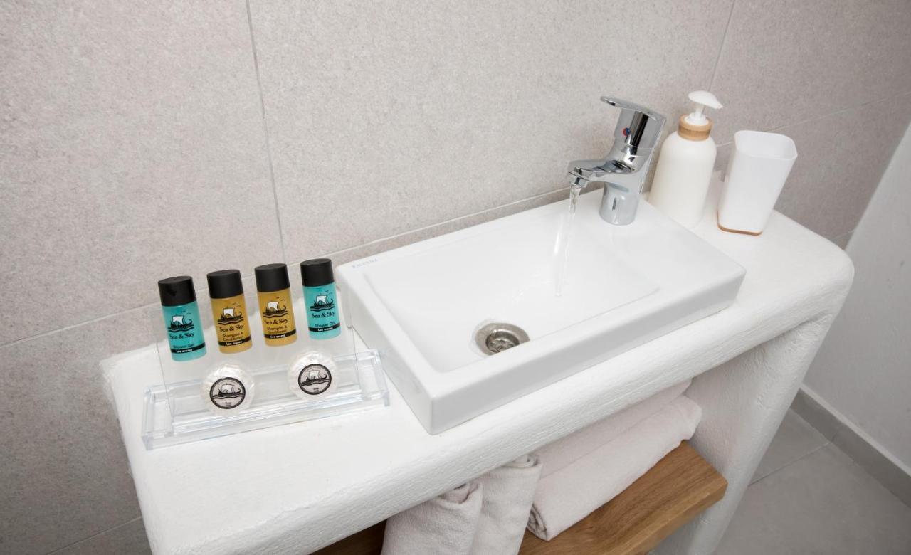 Sarantis Suites & Apartments Provatas Eksteriør billede