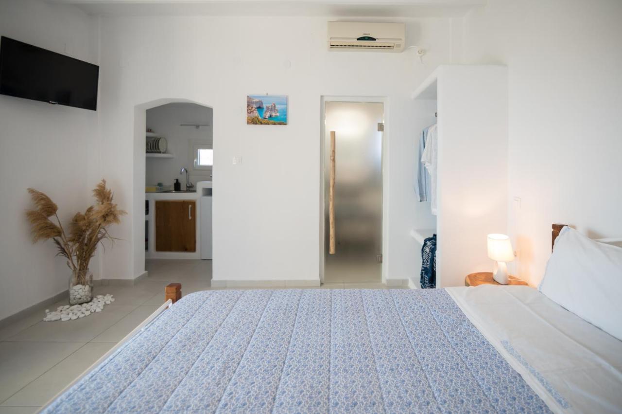 Sarantis Suites & Apartments Provatas Eksteriør billede