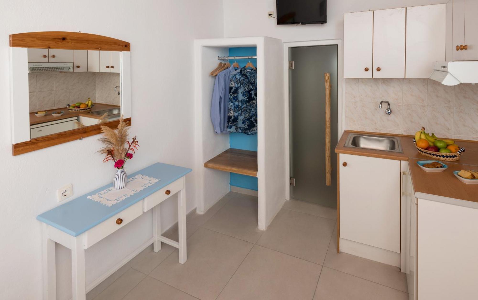 Sarantis Suites & Apartments Provatas Eksteriør billede